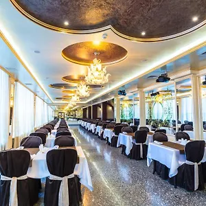 royal-palace-hotel.hotels-of-almaty.com/
